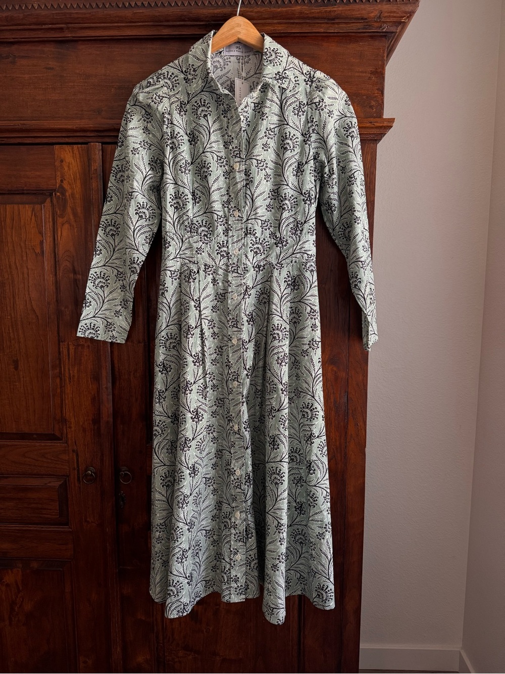 Never A Wallflower Long Sleeve Shirt Floral Dress New